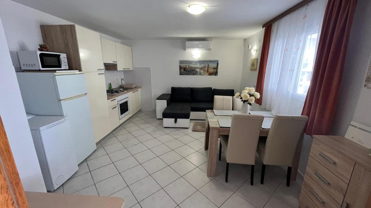 Apartment Ante ราชานิ ภายนอก รูปภาพ